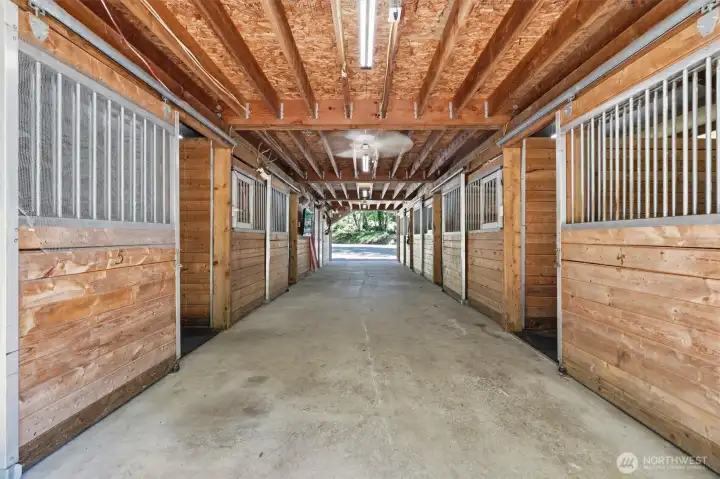 6 stall barn, 2 tack rooms. loft storage 6 stall barn, 2 tack rooms. loft storage