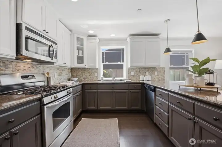 Full Kitchen Full Kitchen