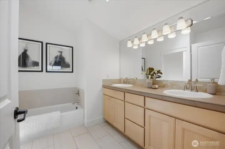 Primary Suite with 5 piece bath Primary Suite with 5 piece bath