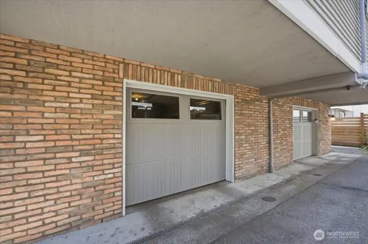 1 car attached garage 1 car attached garage