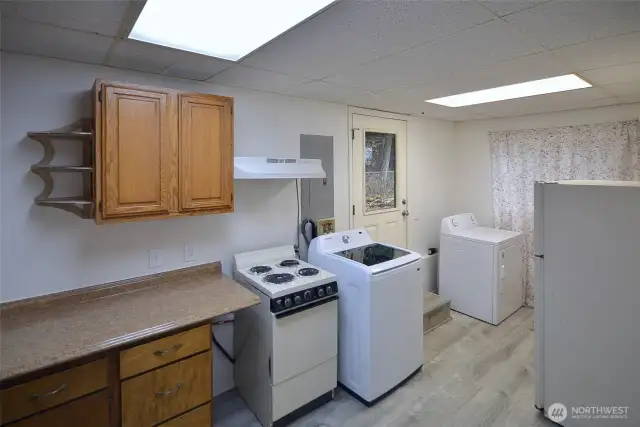 Lower level kitchen with laundry
