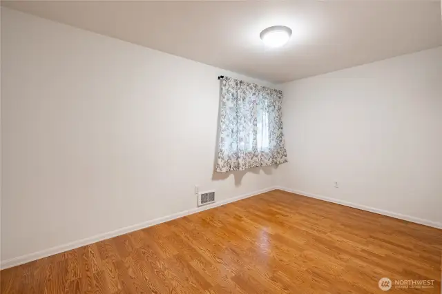 Large second bedroom