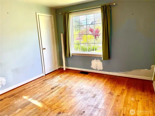 SE bedroom