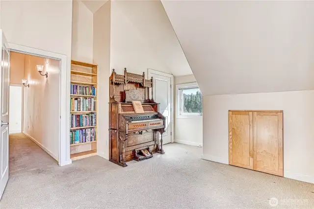 Upstairs Third bedroom