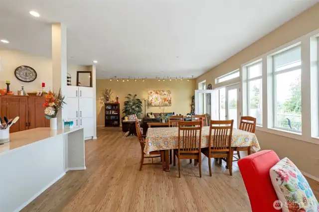 Yet another view of the great room, 10 seat dining table to show you size.