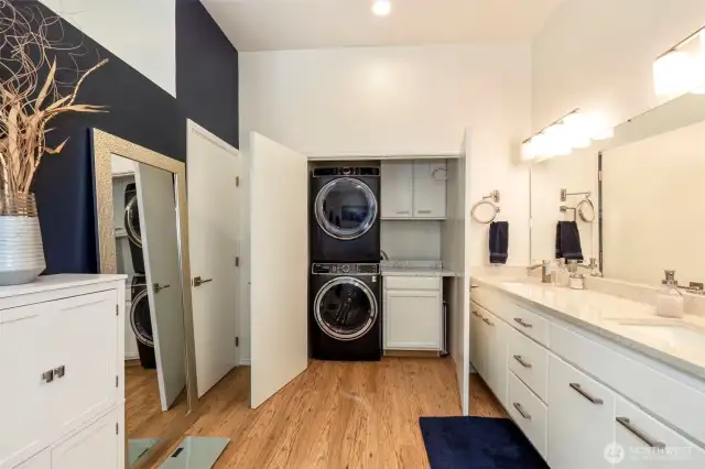 The brand new washer and dryer stays. Great folding table.