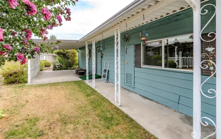 Access to garden, patio, and home.