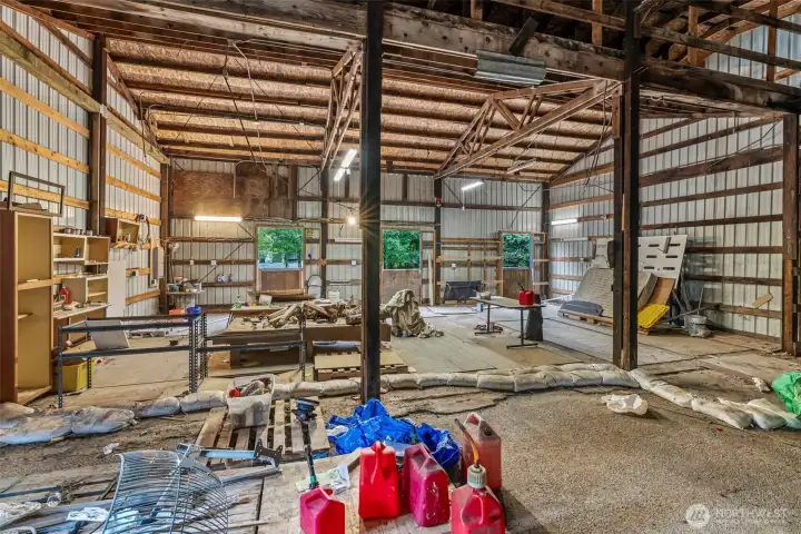 2400sqft Shop