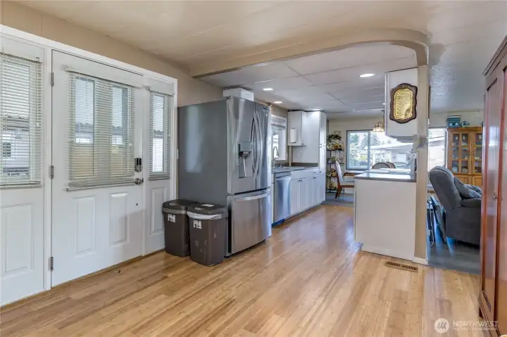 Large entry area