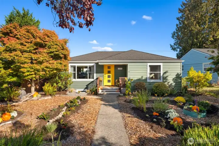 Sweet Genesee home with lots of space to spreadout