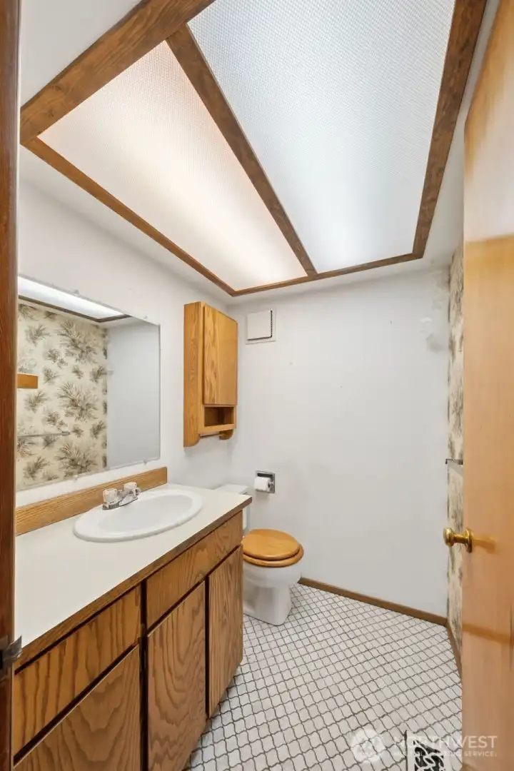 1/2 bath