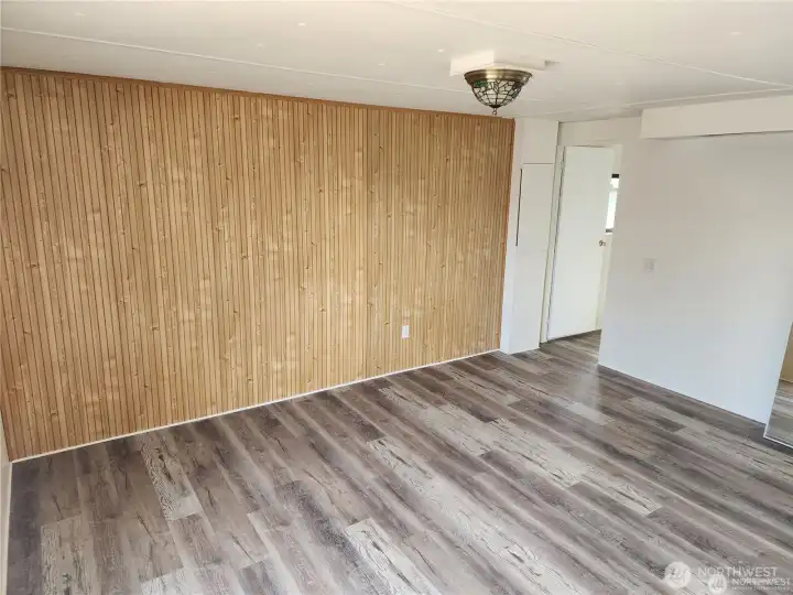 Huge primary bedroom