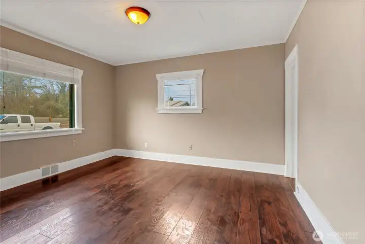 2nd bedroom on mnain