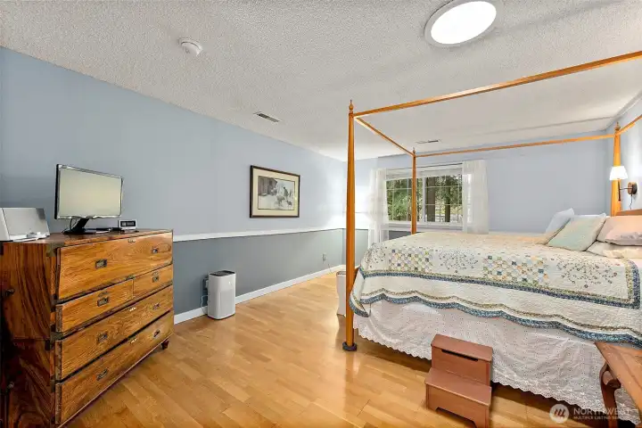 Spacious Primary Suite