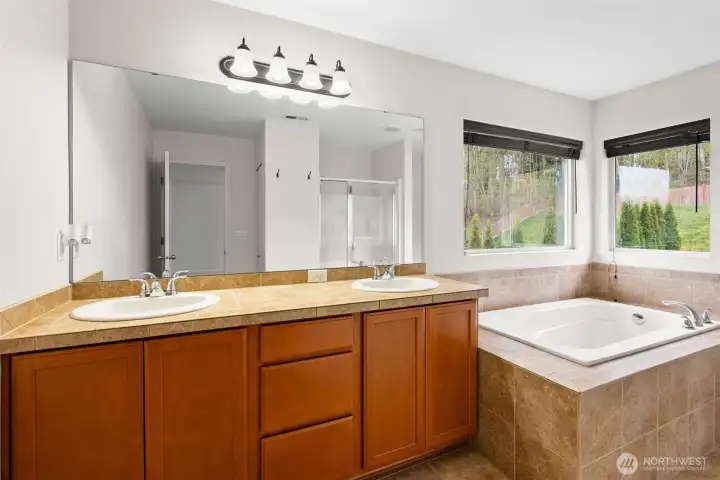 Primary 5-piece bath