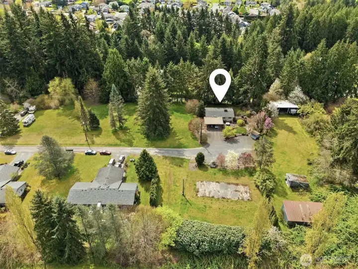 Flat lot supporting 7 units.