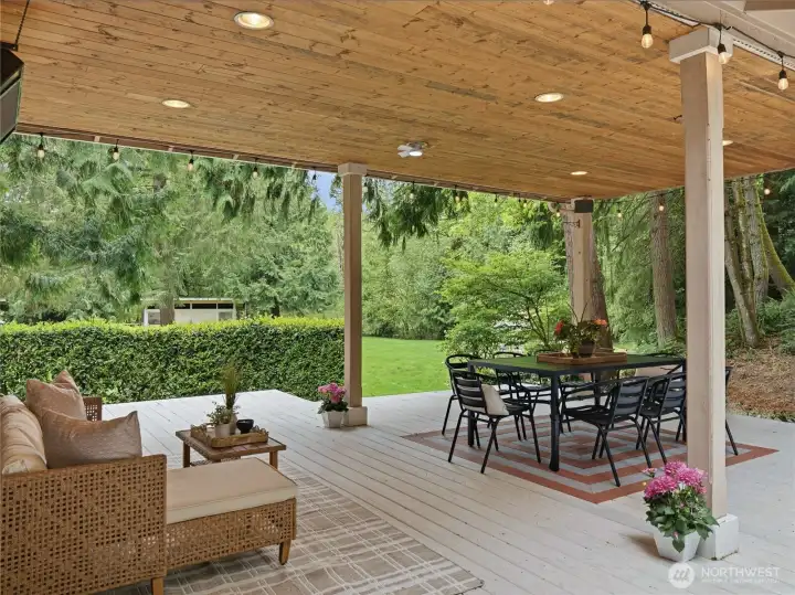 Alfresco dining