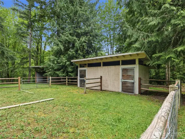 Barn and additional outdoor storage spaces
