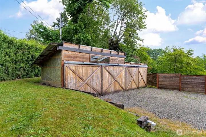 Charming shed with new doors ...lots of storage! Charming shed with new doors ...lots of storage!