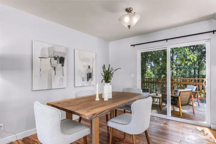 Yes, big enough for a real dining table