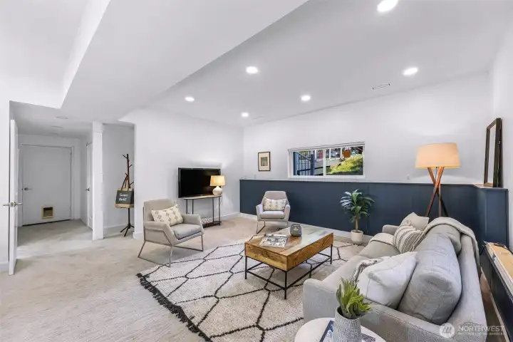 Enormous bonus room downstairs!