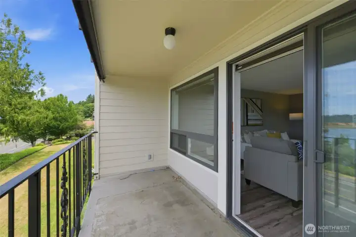 Enjoy exceptional views, good coffee, or an evening cocktail in comfort. A private balcony offers room for a bistro set or a few lounge chairs.