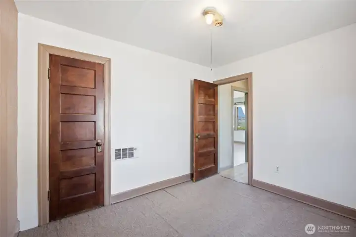 Primary (Main Floor) Primary (Main Floor)