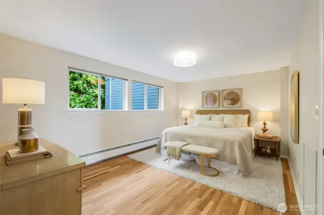 Enormous bedroom