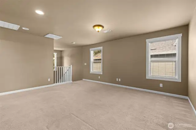 Large Bonus / family room...Second living area to accomadate everyone.