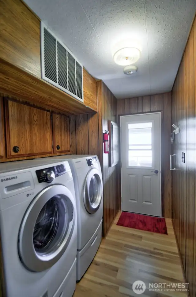 Washer and Dryer included!