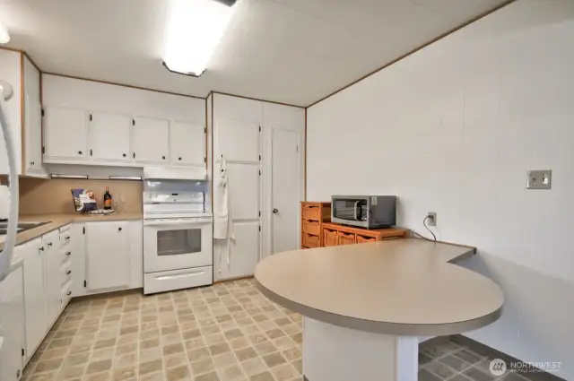 This home is move-in ready!