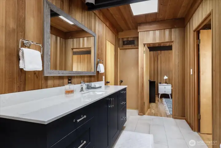 Recently updated bath of the two guest bedrooms.