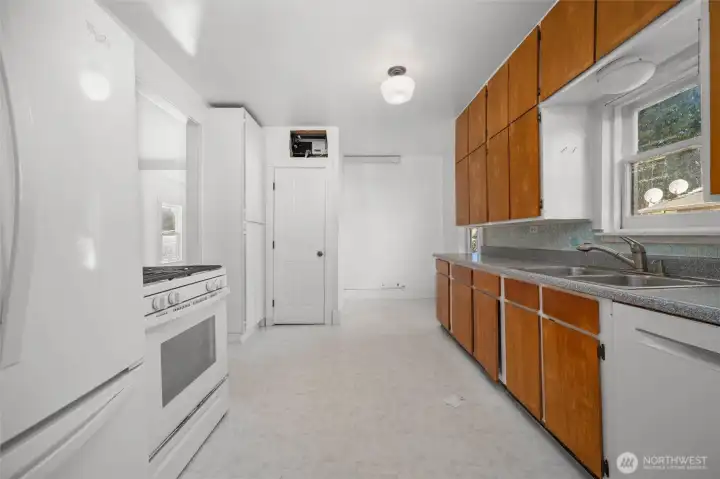 Kitchen looking back toward the walk in pantry.