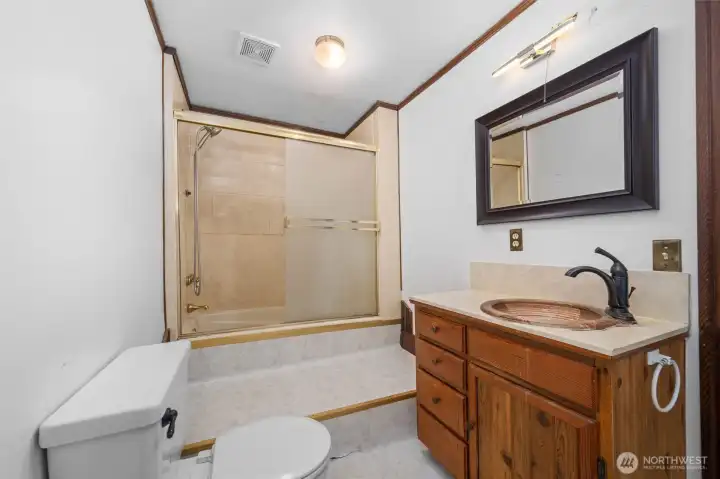 Full bathroom on the main floor.