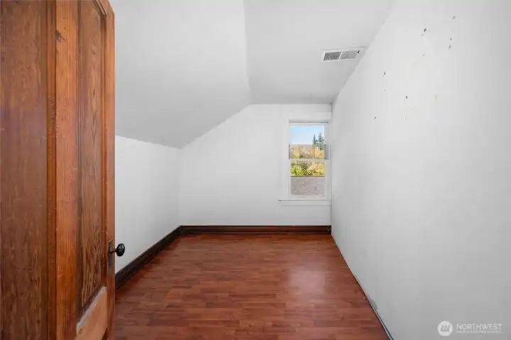 2nd bedroom upstairs