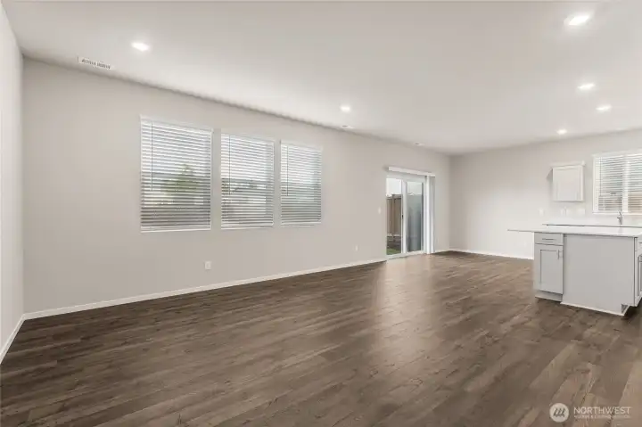 Photo's are for representational purposes only. Colors and finishes may differ.