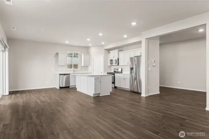 Photo's are for representational purposes only. Colors and finishes may differ.