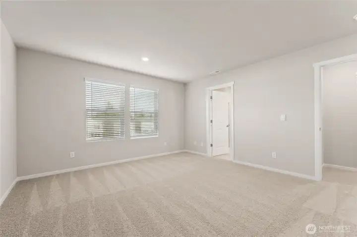 Photo's are for representational purposes only. Colors and finishes may differ.