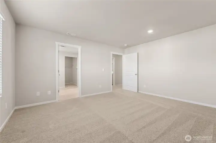 Photo's are for representational purposes only. Colors and finishes may differ.