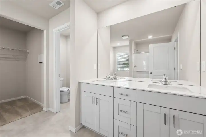 Photo's are for representational purposes only. Colors and finishes may differ.