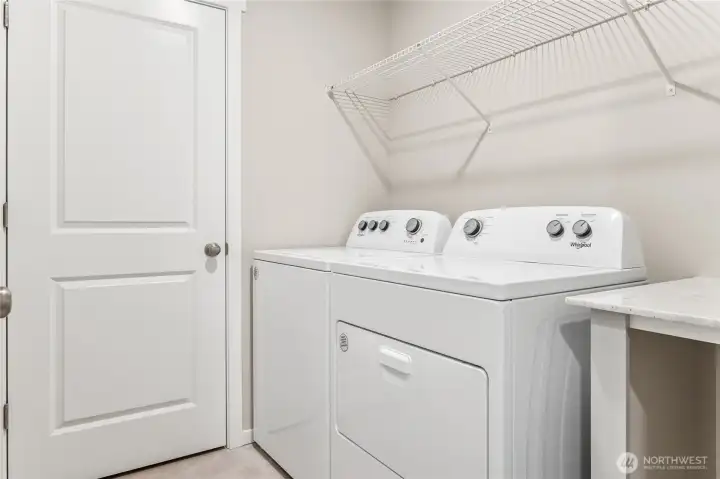 Photo's are for representational purposes only. Colors and finishes may differ.