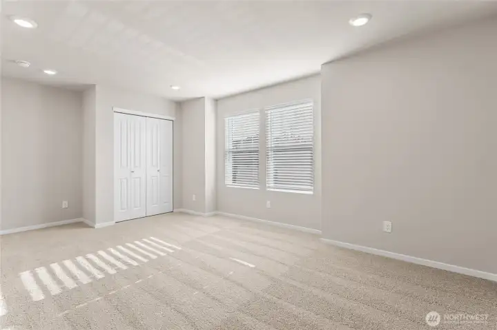 Photo's are for representational purposes only. Colors and finishes may differ.