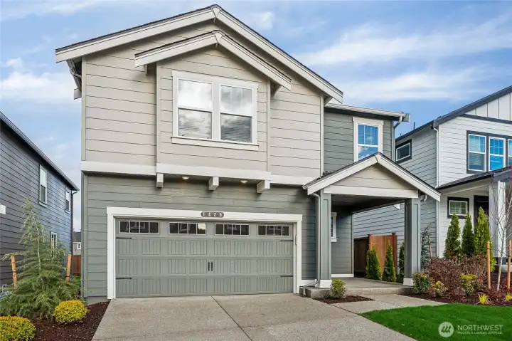 Photo's are for representational purposes only. Colors and finishes may differ.