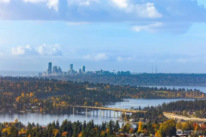 Prime western views encompass Lake Washington, the Seattle & Bellevue skylines, & the Olympics.