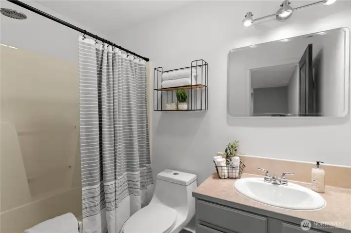 Second Full bathroom