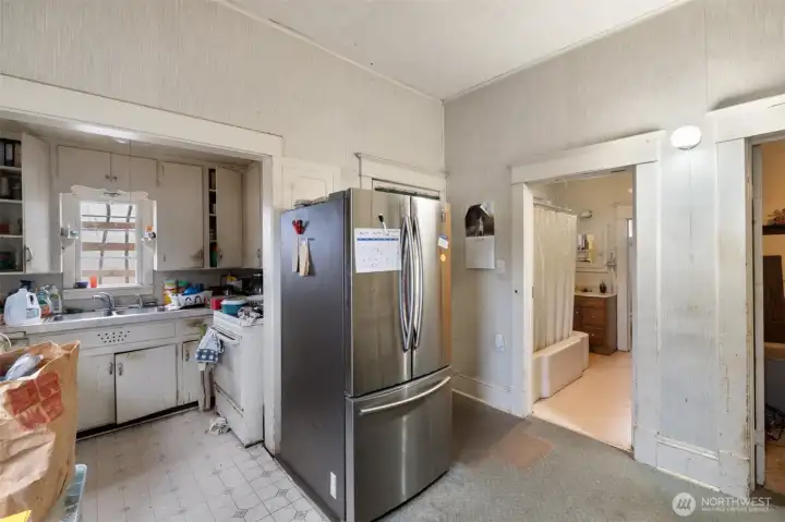 Main bathroom located just off the country kitchen.