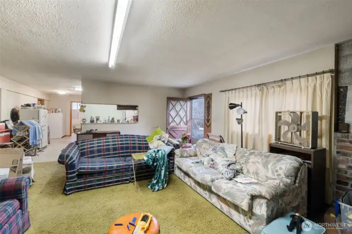 Spacious ADU has so much potential offering one bedroom, one bathroom and a large living room.