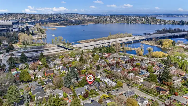 Just north of Union Bay is University Village for fantastic shopping and dining.