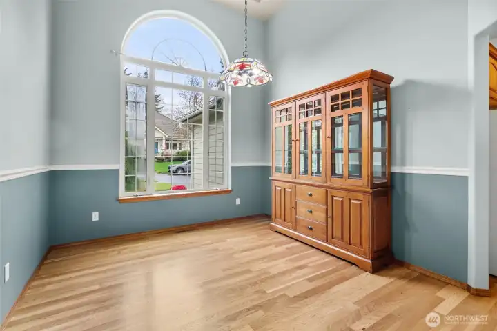 Buffet is for real and you can see how open and roomy this dining area is!  Perfect to accommodate even the largest of gatherings!