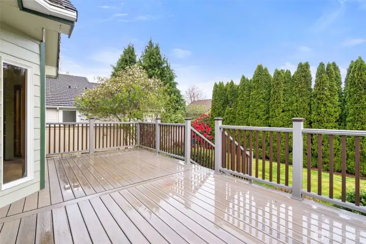 Easy care Trex deck right off breakfast nook.